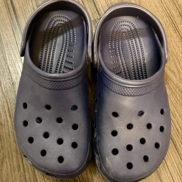 Blue Crocs ladies size 8 mens size 6 - Picture 2 of 7